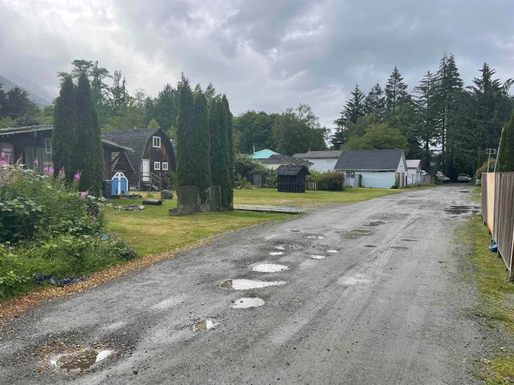 Photo 3 at 38024 Sixth Avenue, Downtown SQ, Squamish