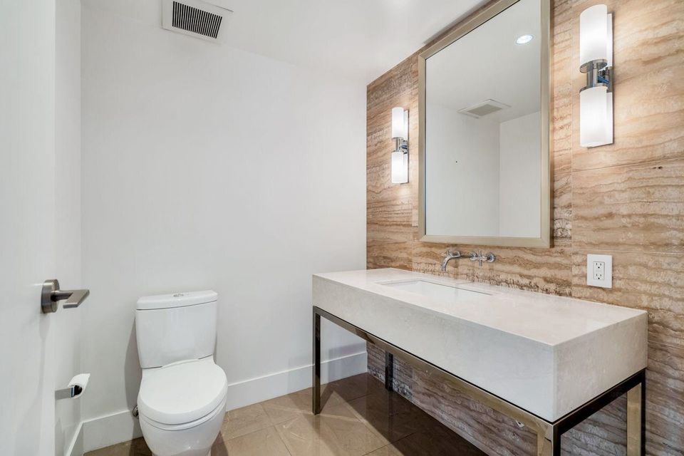 Photo 9 at 3903 - 667 Howe Street, Downtown VW, Vancouver West