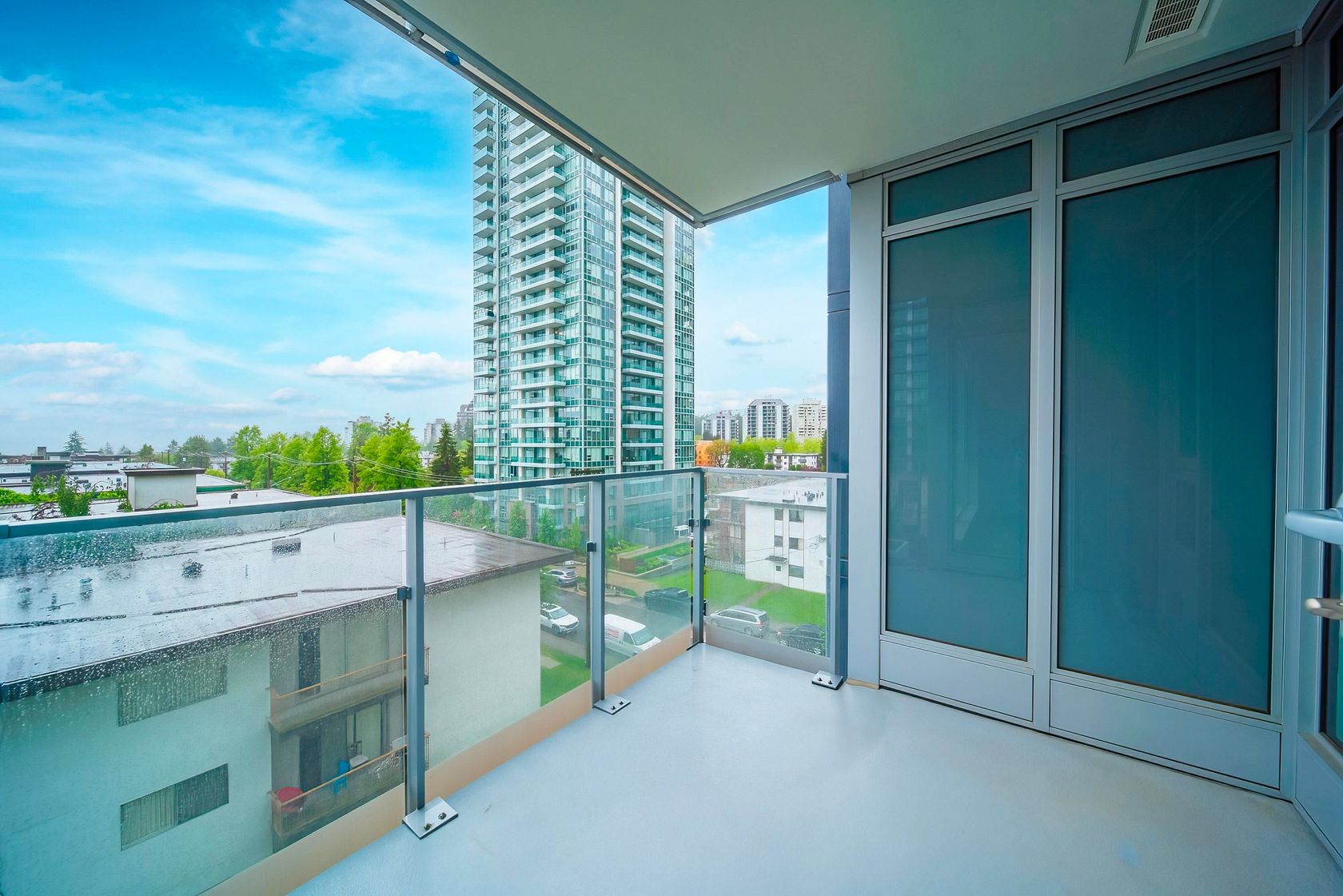 Photo 2 at 502 - 6398 Silver Avenue, Metrotown, Burnaby South Photo 2 at 502 - 6398 Silver Avenue, Metrotown, Burnaby South