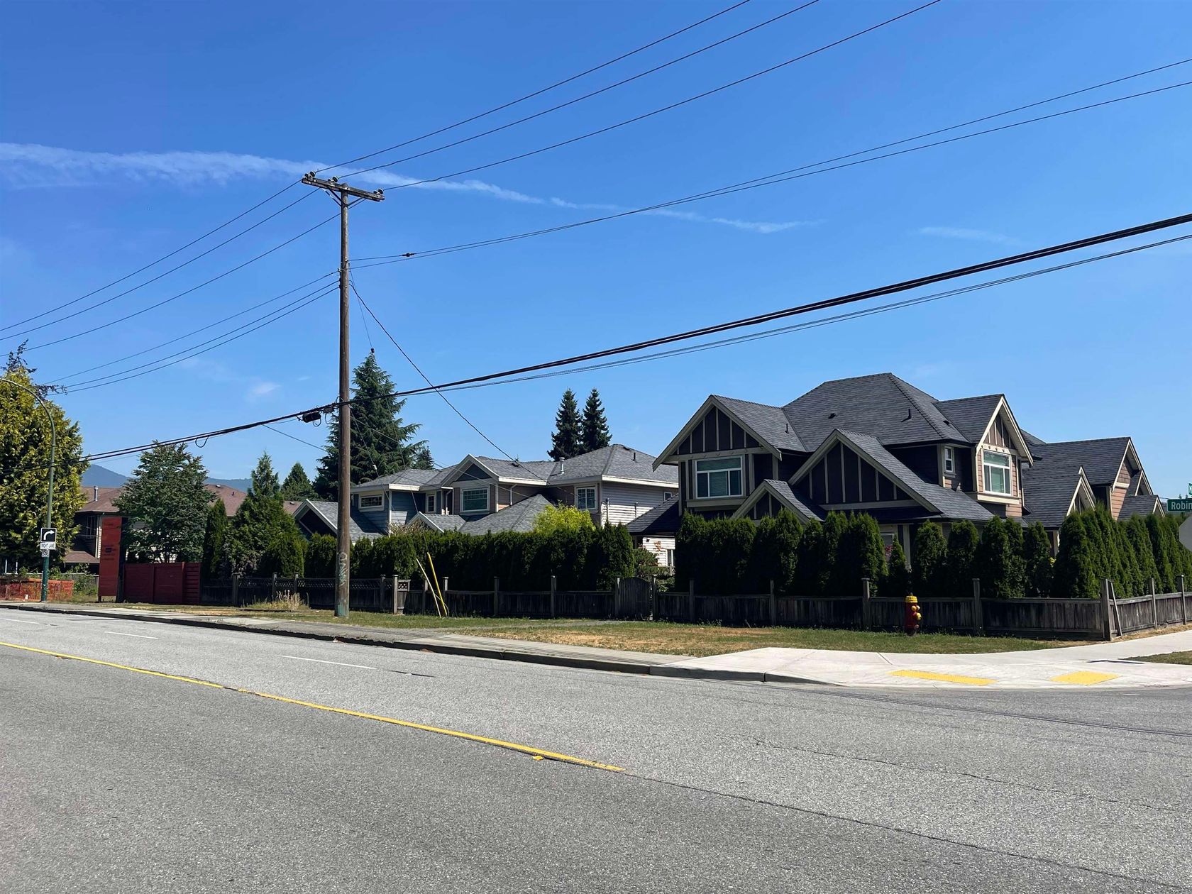 Photo 3 at 945A Robinson Street, Coquitlam West, Coquitlam Photo 3 at 945A Robinson Street, Coquitlam West, Coquitlam