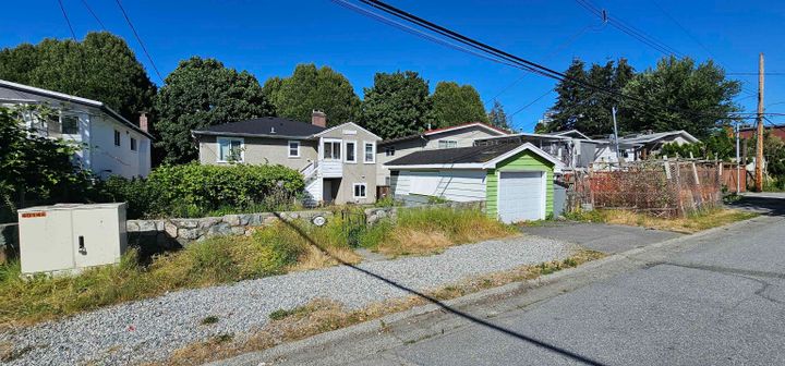 Photo 2 at 3474 Archimedes Street, Collingwood VE, Vancouver East Photo 2 at 3474 Archimedes Street, Collingwood VE, Vancouver East