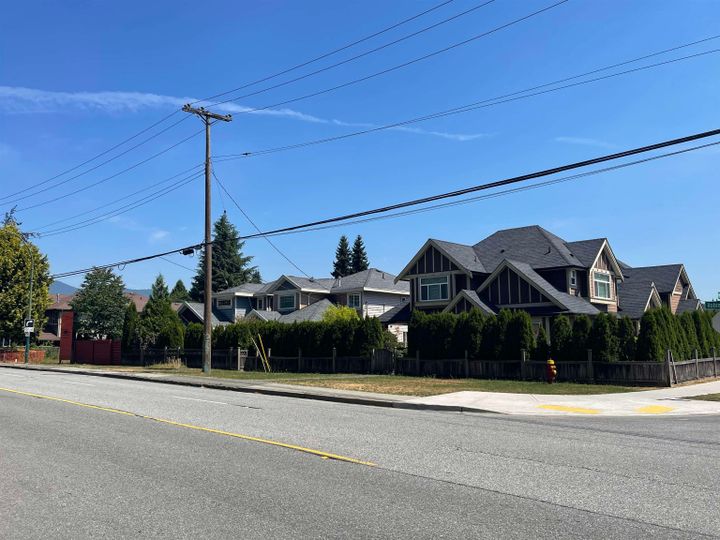 Photo 3 at 743 Miller Avenue, Coquitlam West, Coquitlam Photo 3 at 743 Miller Avenue, Coquitlam West, Coquitlam