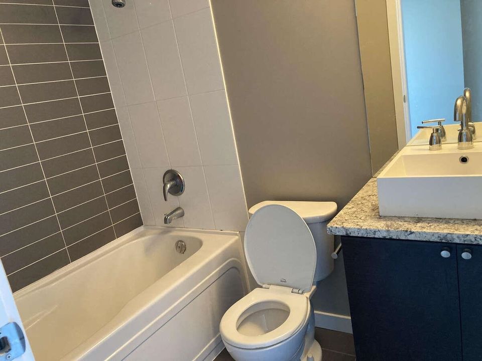 Photo 10 at 1207 - 13618 100 Avenue, Whalley, North Surrey