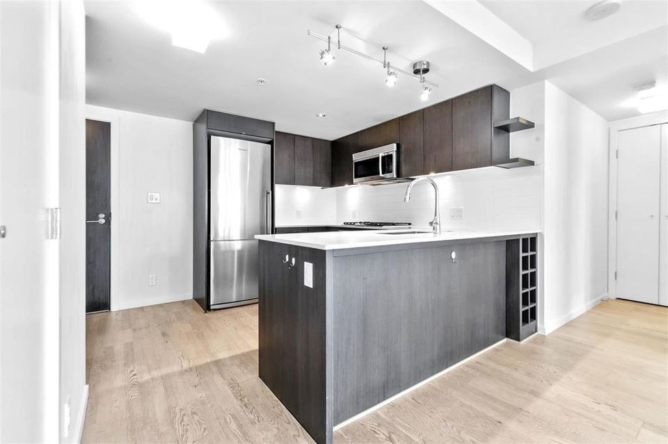 Photo 8 at 916 - 7988 Ackroyd Road, Brighouse, Richmond