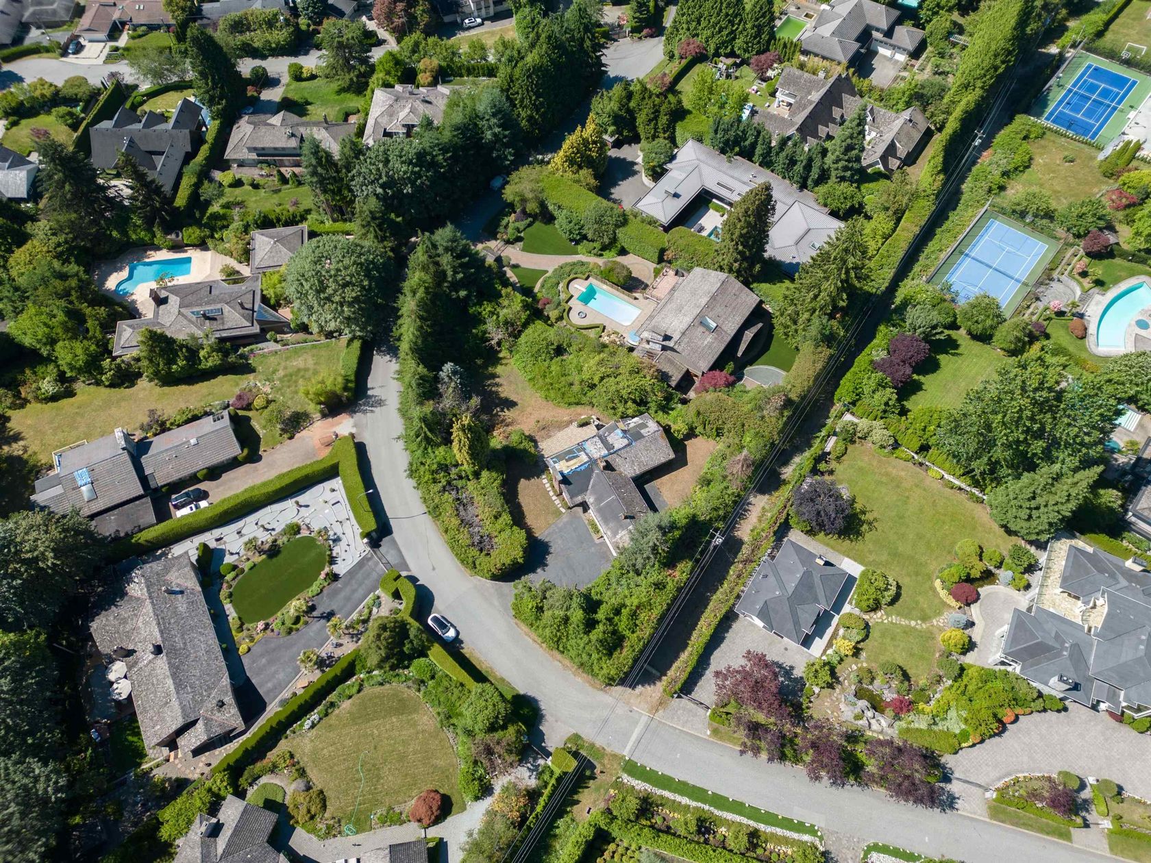 Photo 2 at 635 Glenmaroon Road, British Properties, West Vancouver