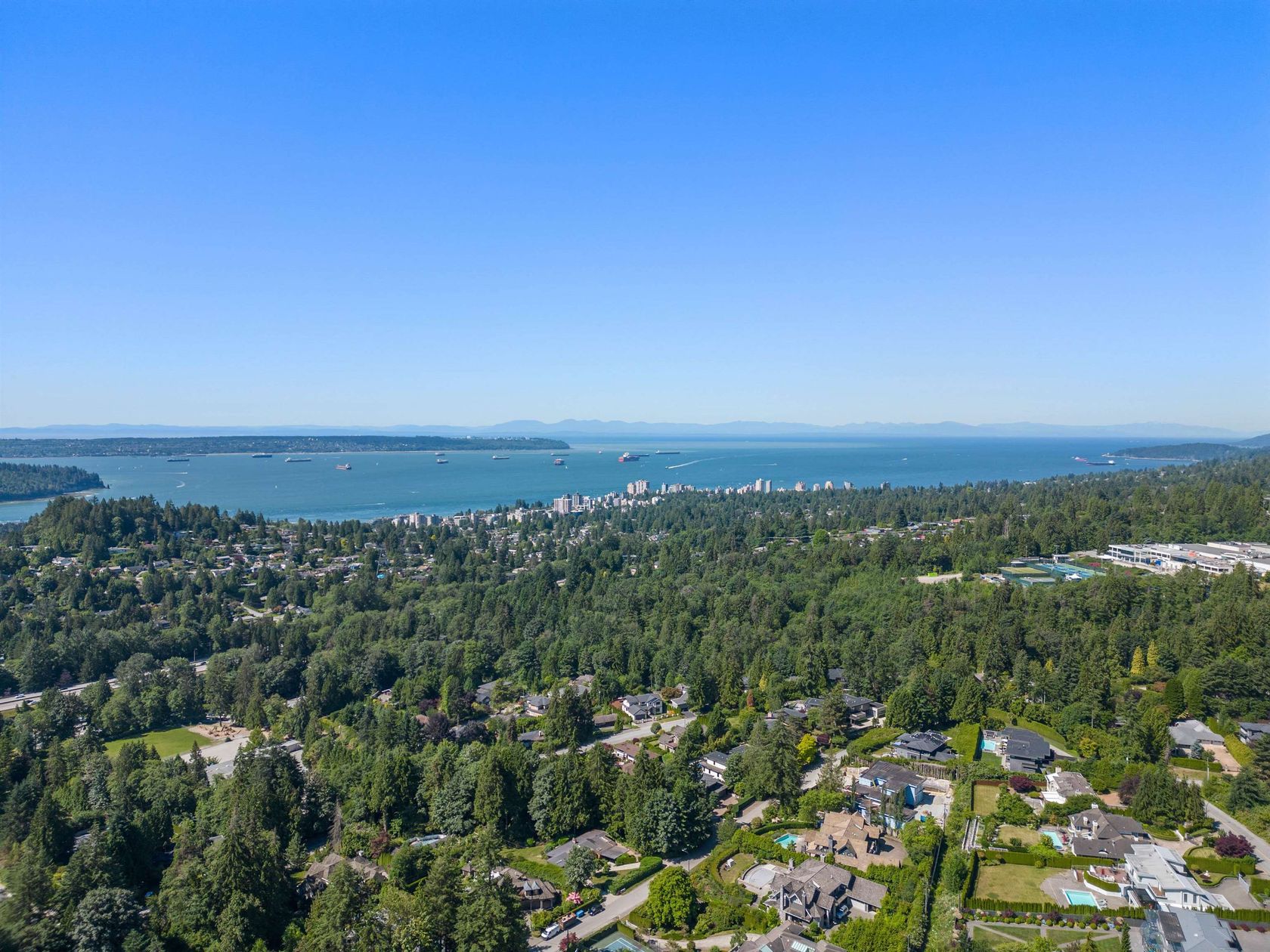 Photo 8 at 635 Glenmaroon Road, British Properties, West Vancouver
