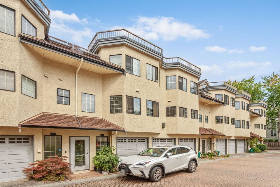 21 - 8591 Blundell Road0