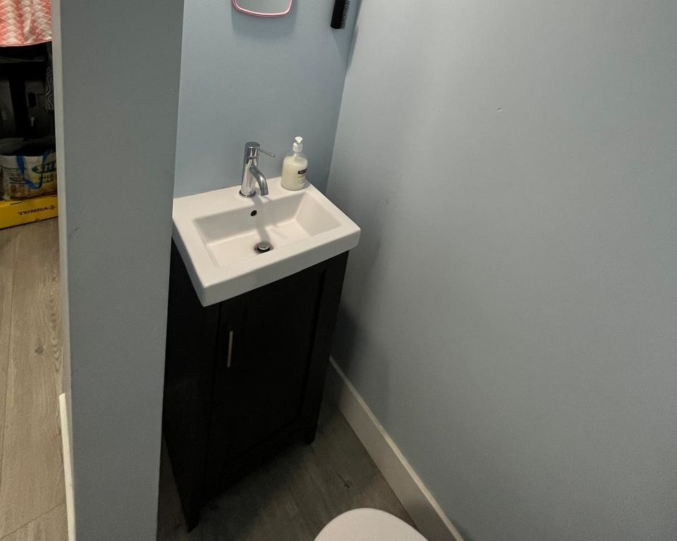 Photo 7 at 11862 80 Avenue, Scottsdale, N. Delta