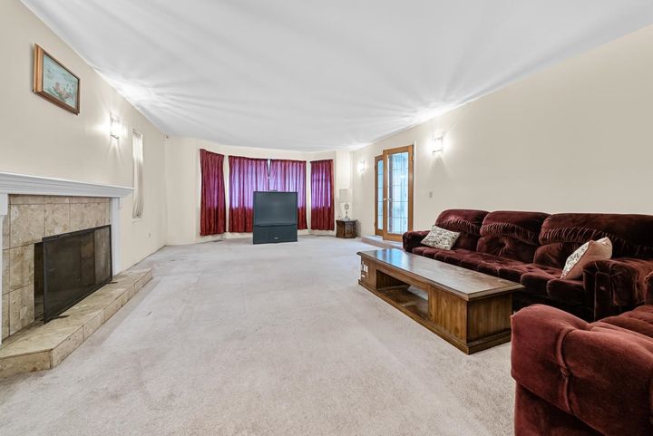 Photo 5 at 8020 General Currie Road, Brighouse South, Richmond