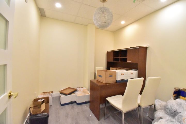 Photo 8 at 208 - 4751 Garden City Road, West Cambie, Richmond