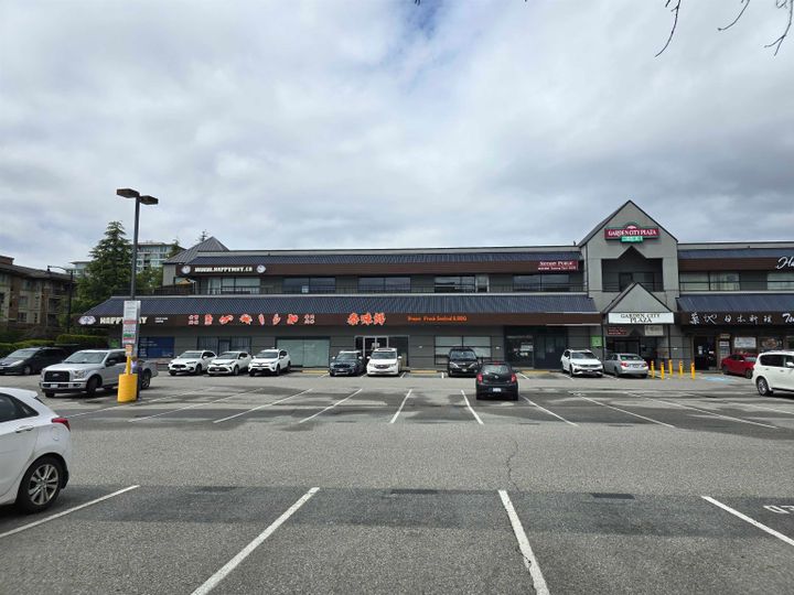 Photo 10 at 208 - 4751 Garden City Road, West Cambie, Richmond