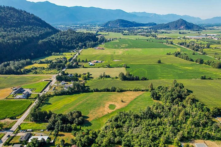 Photo 7 at 3705 Hot Springs Road, Agassiz