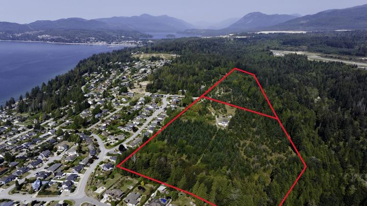 Photo 2 at 4860 Skylark Road, Sechelt District, Sunshine Coast Photo 2 at 4860 Skylark Road, Sechelt District, Sunshine Coast
