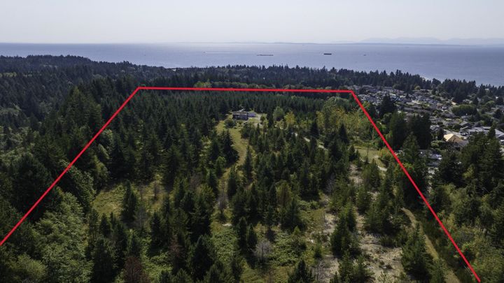Photo 6 at 4860 Skylark Road, Sechelt District, Sunshine Coast Photo 6 at 4860 Skylark Road, Sechelt District, Sunshine Coast