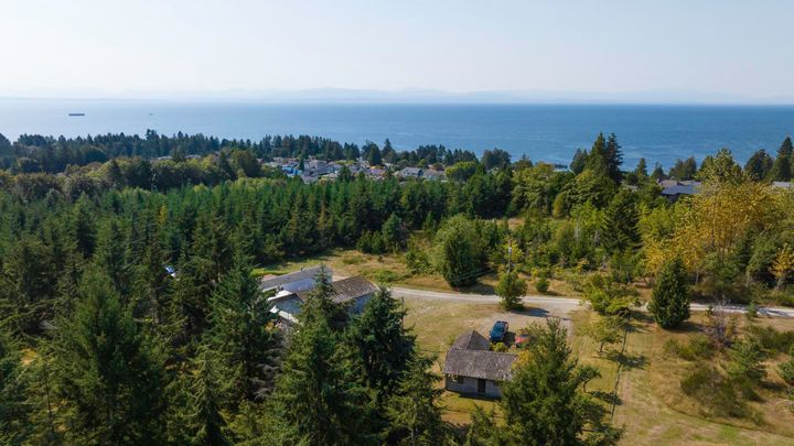 Photo 8 at 4860 Skylark Road, Sechelt District, Sunshine Coast Photo 8 at 4860 Skylark Road, Sechelt District, Sunshine Coast