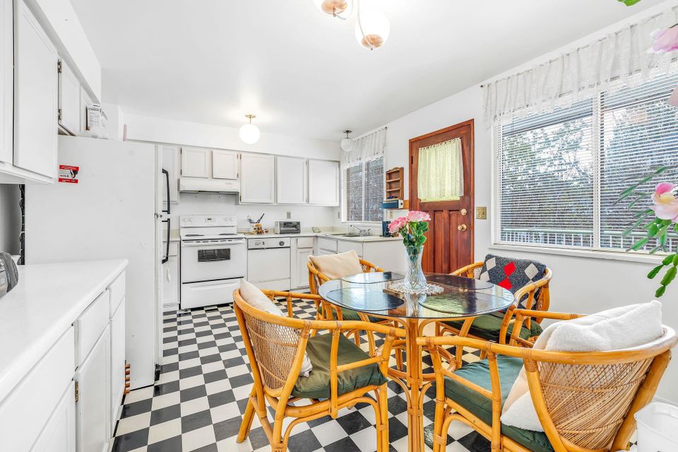 Photo 20 at 13886 78 Avenue, East Newton, Surrey