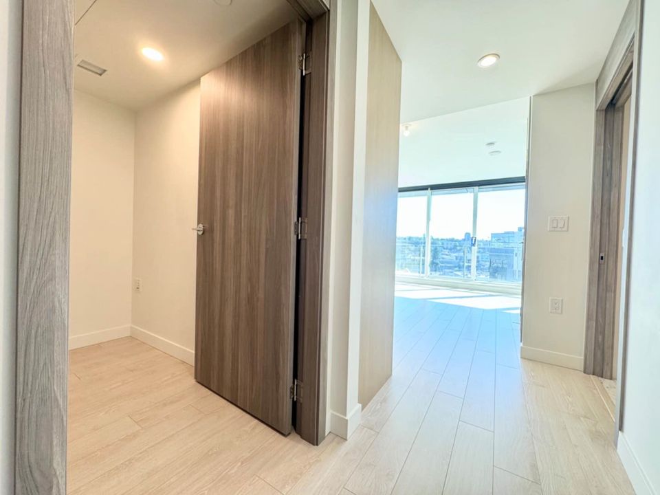 Photo 5 at 1318 - 1768 Cook Street, False Creek, Vancouver West