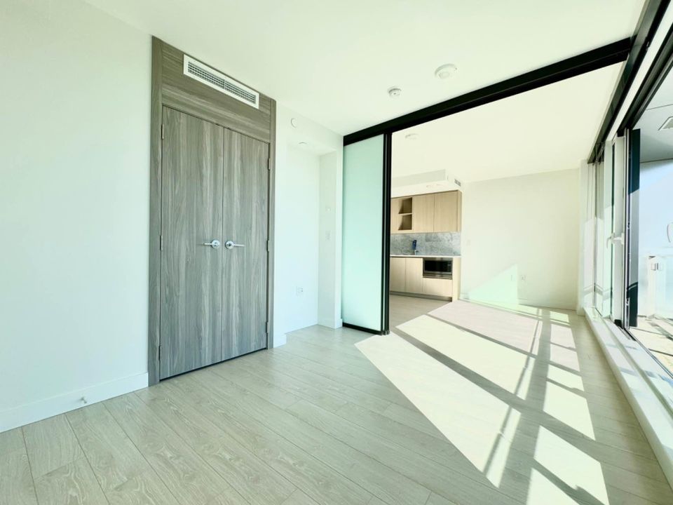 Photo 8 at 1318 - 1768 Cook Street, False Creek, Vancouver West