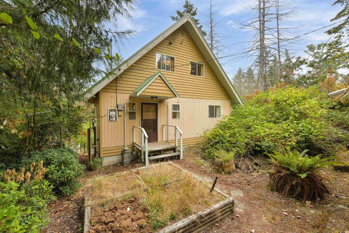 Photo 1 at 223 Mariners Way, Mayne Island, Islands-Van. & Gulf