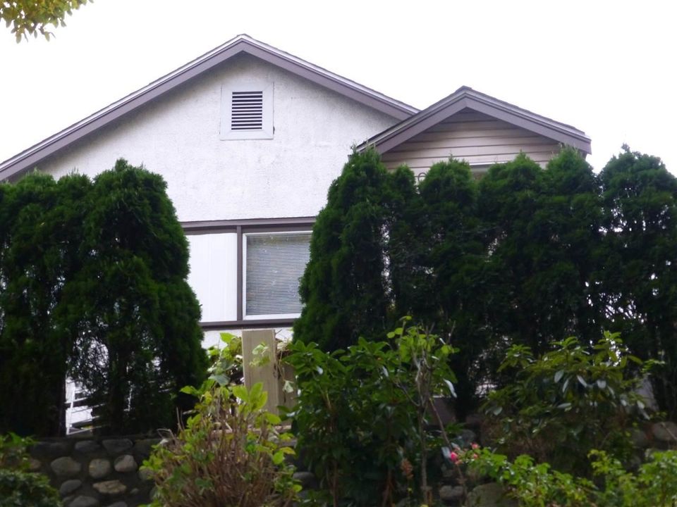 2707 E Broadway0