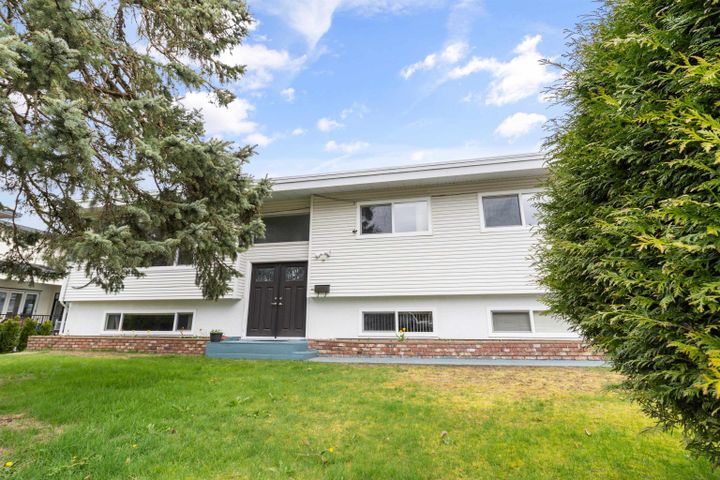 Photo 3 at 2449 Adelaide Street, Abbotsford West, Abbotsford