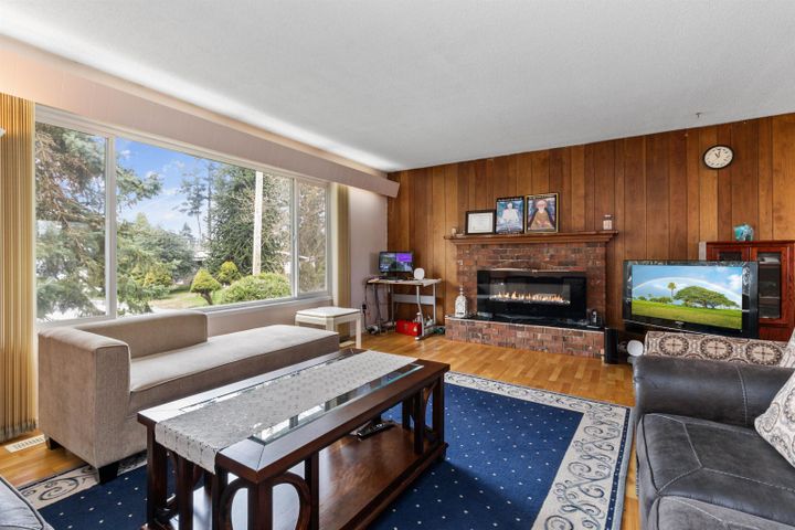 Photo 9 at 2449 Adelaide Street, Abbotsford West, Abbotsford