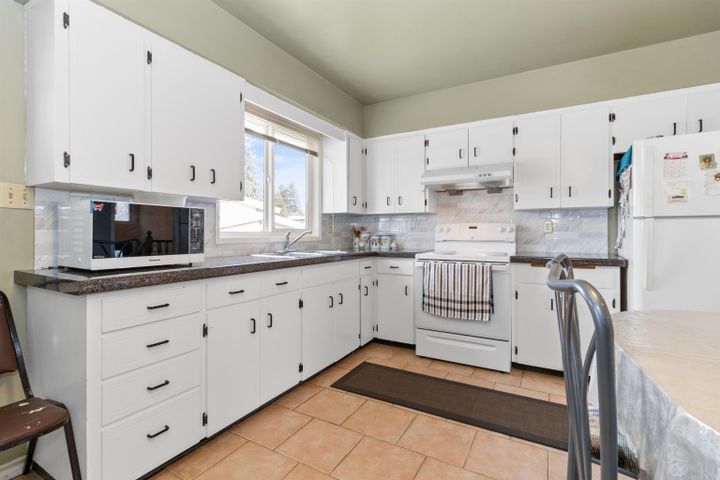 Photo 13 at 2449 Adelaide Street, Abbotsford West, Abbotsford