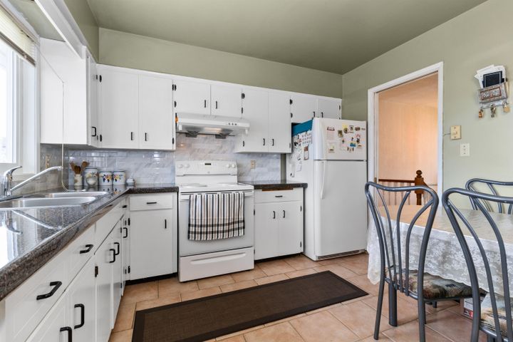 Photo 14 at 2449 Adelaide Street, Abbotsford West, Abbotsford