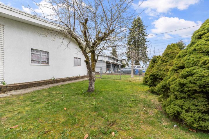 Photo 37 at 2449 Adelaide Street, Abbotsford West, Abbotsford