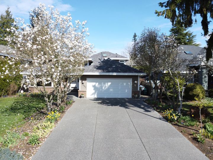Photo 2 at 14897 22 Avenue, Sunnyside Park Surrey, South Surrey White Rock