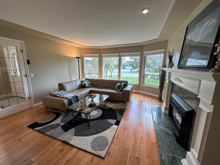 Photo 8 at 14897 22 Avenue, Sunnyside Park Surrey, South Surrey White Rock