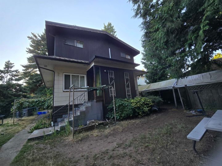 Photo 2 at 7957 Columbia Street, Marpole, Vancouver West