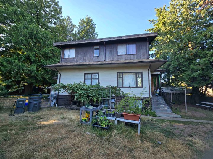 Photo 3 at 7957 Columbia Street, Marpole, Vancouver West