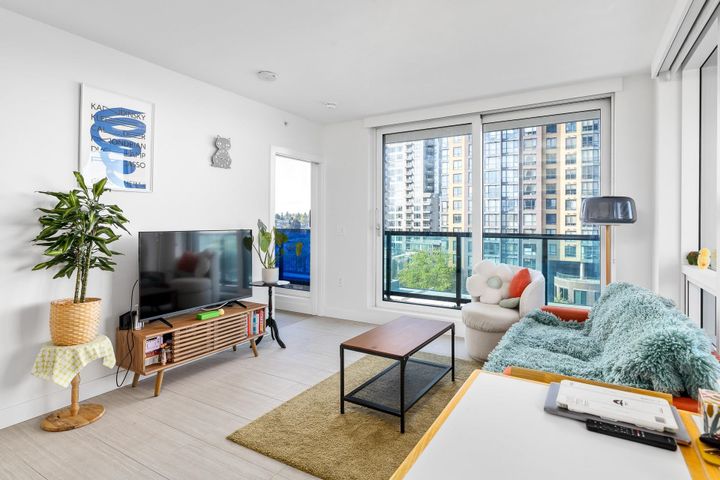 Photo 6 at 607 - 5058 Joyce Street, Collingwood VE, Vancouver East