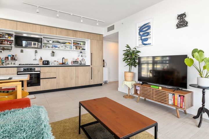 Photo 9 at 607 - 5058 Joyce Street, Collingwood VE, Vancouver East