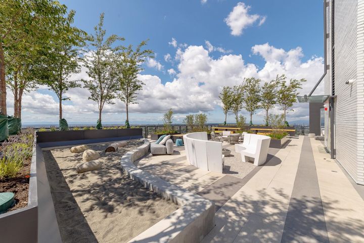 Photo 37 at 607 - 5058 Joyce Street, Collingwood VE, Vancouver East