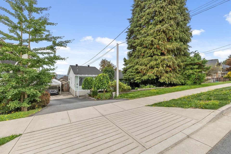 Photo 3 at 1020 Walls Avenue, Maillardville, Coquitlam