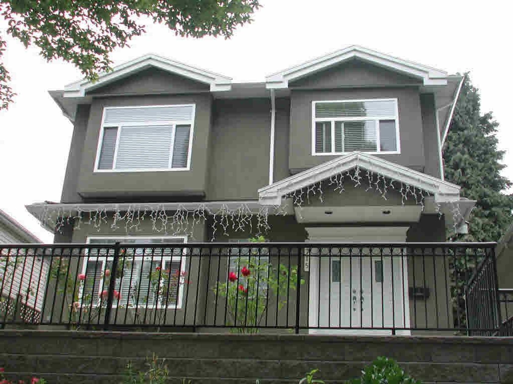 2715 E Broadway, Renfrew VE, Vancouver East photo number 2 2715 E Broadway, Renfrew VE, Vancouver East photo number 2