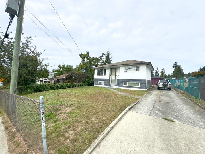 Photo 1 at 607 Alderson Avenue, Coquitlam West, Coquitlam