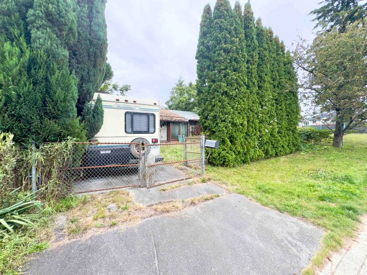 Photo 1 at 605 Alderson Avenue, Coquitlam West, Coquitlam