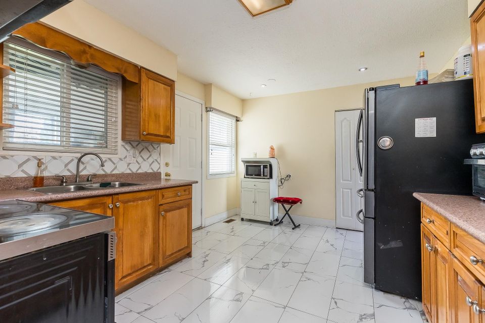 Photo 6 at 32698 Pandora Avenue, Abbotsford West, Abbotsford