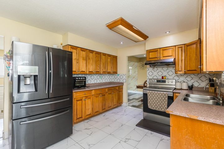 Photo 4 at 32698 Pandora Avenue, Abbotsford West, Abbotsford Photo 4 at 32698 Pandora Avenue, Abbotsford West, Abbotsford