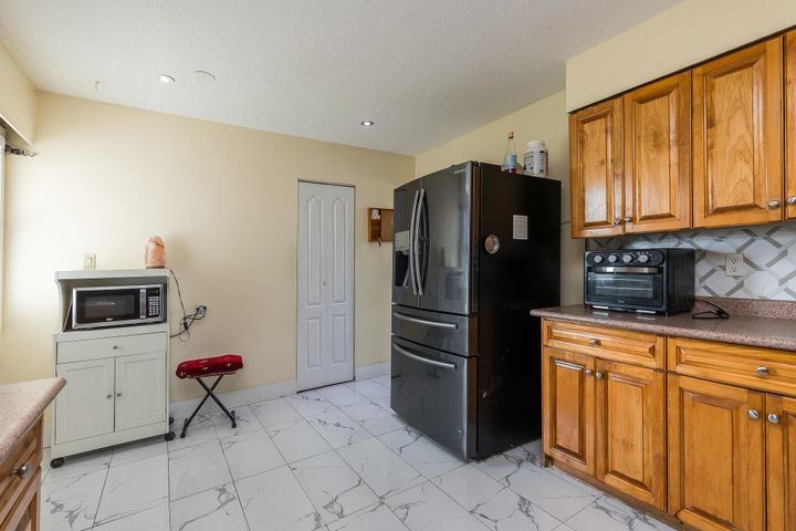 Photo 8 at 32698 Pandora Avenue, Abbotsford West, Abbotsford Photo 8 at 32698 Pandora Avenue, Abbotsford West, Abbotsford