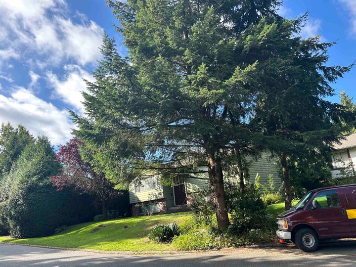 Photo 3 at 10287 144a Street, Guildford, North Surrey Photo 3 at 10287 144a Street, Guildford, North Surrey