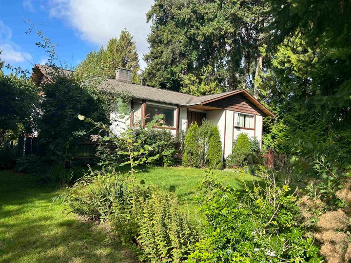 Photo 4 at 10287 144a Street, Guildford, North Surrey