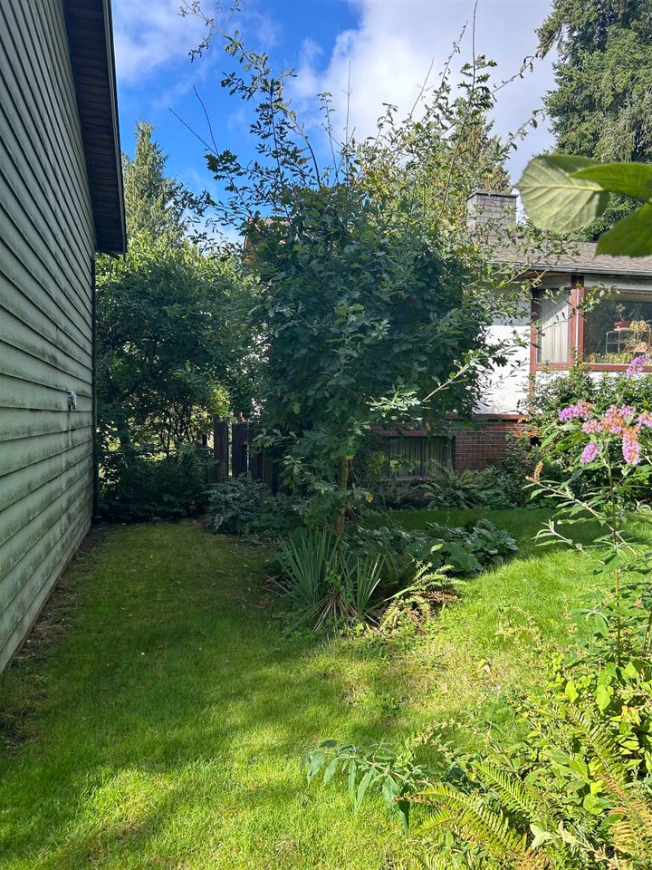 Photo 6 at 10287 144a Street, Guildford, North Surrey Photo 6 at 10287 144a Street, Guildford, North Surrey