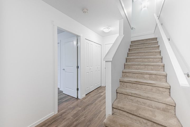 Photo 4 at 28 - 16357 15 Avenue, King George Corridor, South Surrey White Rock
