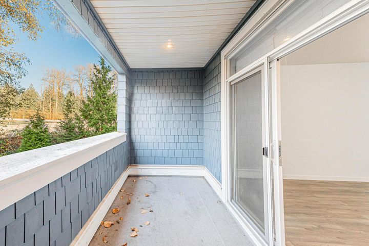 Photo 8 at 28 - 16357 15 Avenue, King George Corridor, South Surrey White Rock