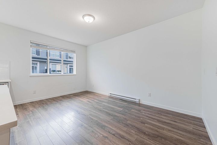 Photo 15 at 28 - 16357 15 Avenue, King George Corridor, South Surrey White Rock