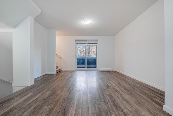 Photo 16 at 28 - 16357 15 Avenue, King George Corridor, South Surrey White Rock